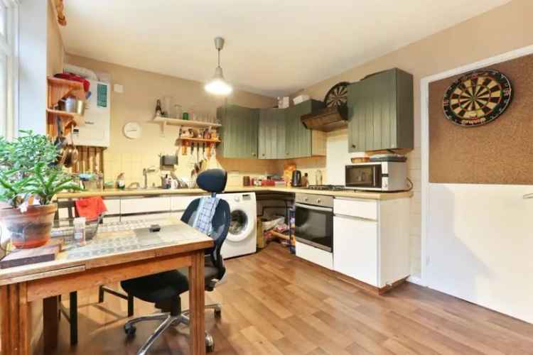 2 Bed House For Sale Near Forest Hill Station