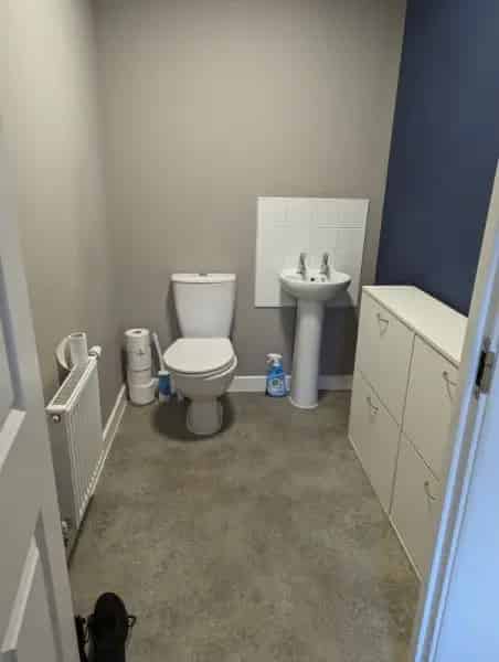 4 Bedroom End Terrace House Large Garden