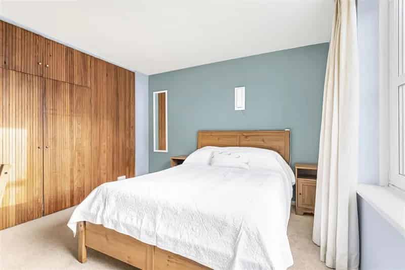2 Bedroom Apartment House to Rent