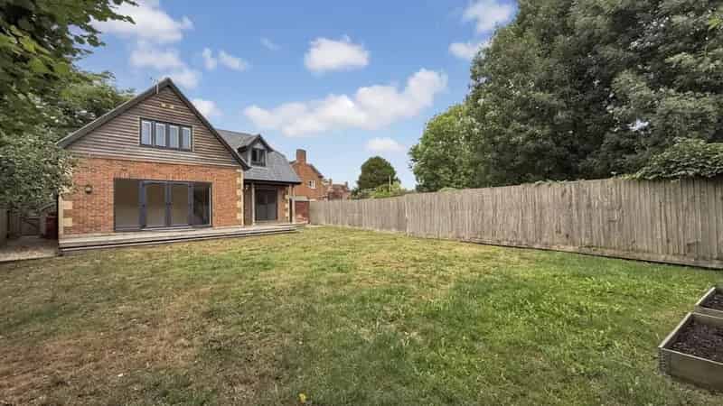 4 Bedroom Detached House for Sale in Heytesbury