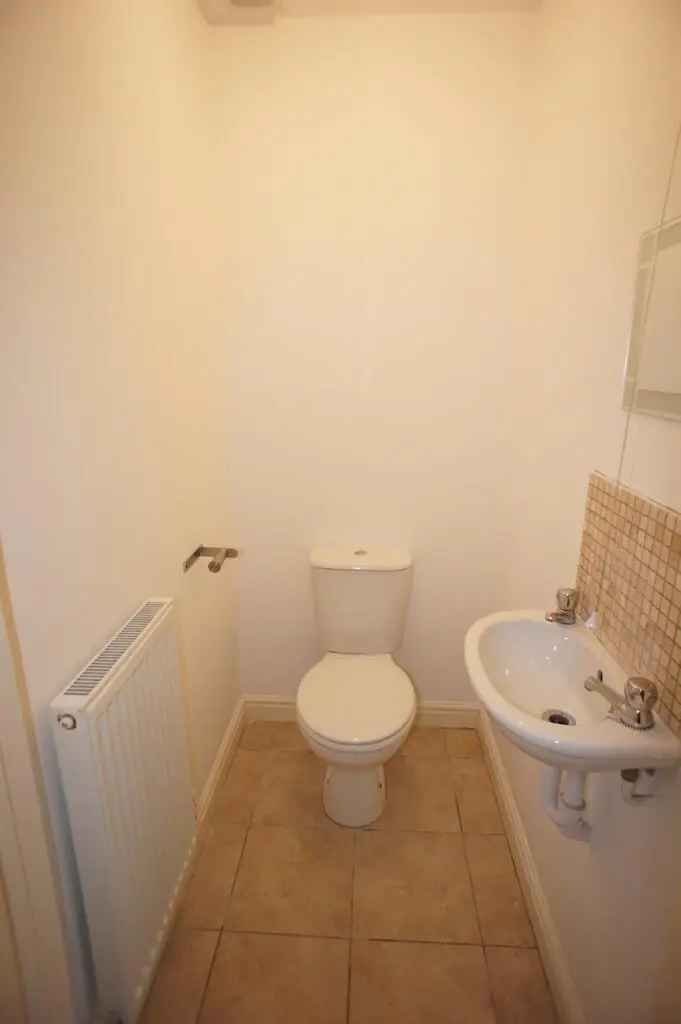 3 Bedroom Townhouse for Professionals - Available Mid-May 2025