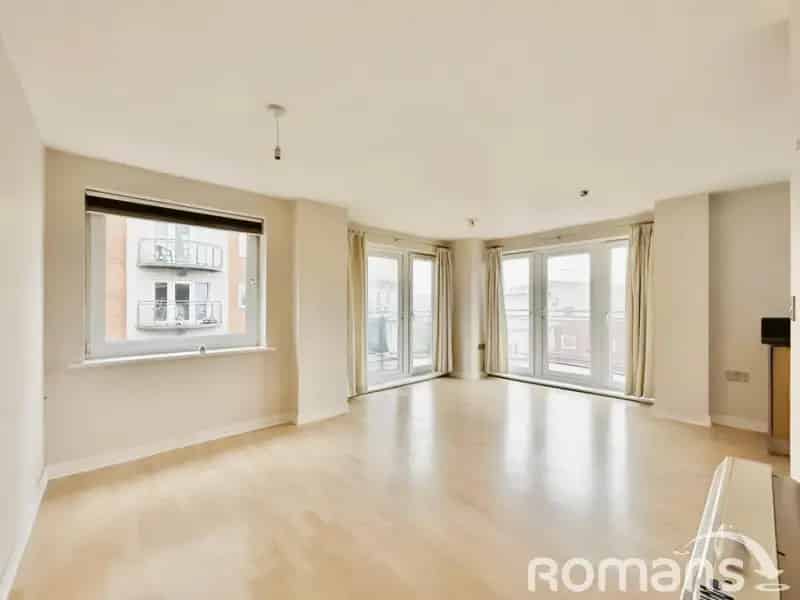 1 Bedroom Apartment for Sale No Onward Chain