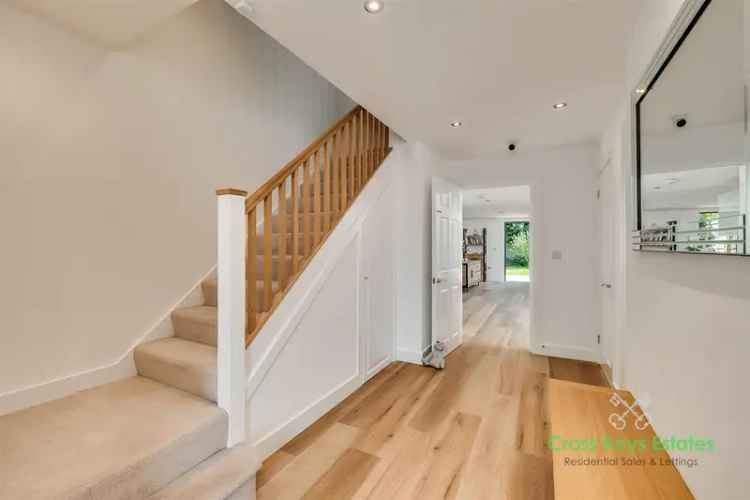 5 Bedroom Detached House Luxury Home for Rent