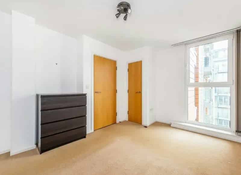 1 Bedroom Apartment Royal Victoria Docks  Concierge