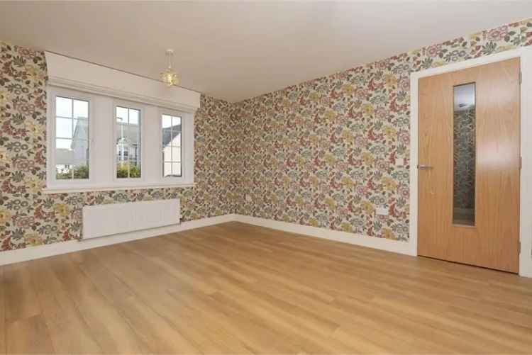 4 Bed House - Semi Detached with 1 Reception Room