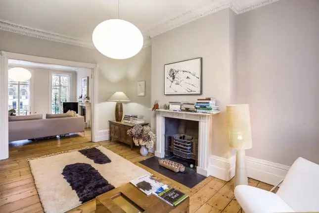 Georgian House for Sale in Canonbury Square