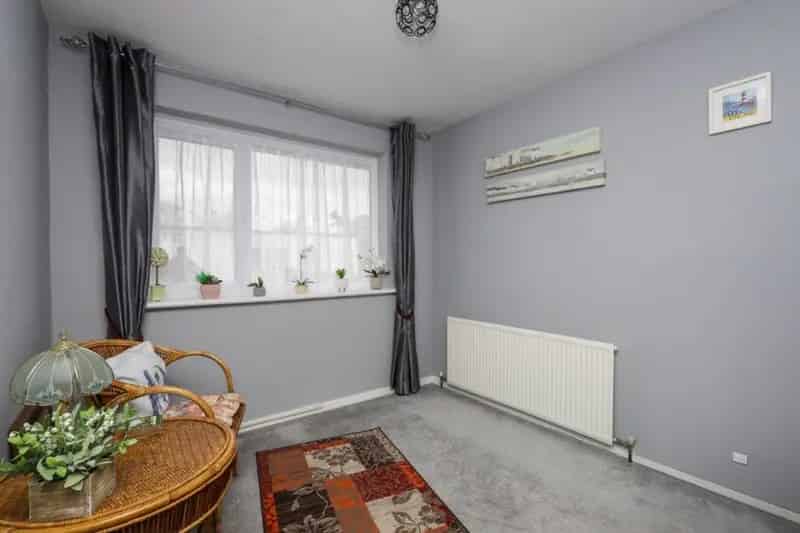 Spacious 2-Bed Semi-Detached Bungalow in Hailsham