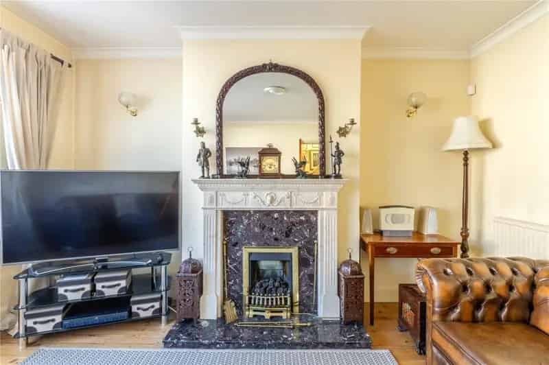 3 Bedroom Semi-Detached House for Sale Hendre Road
