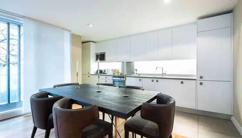 Spacious 2-Bedroom Apartment in South Kensington
