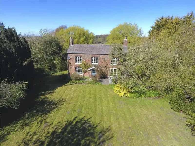 4 Bed Farmhouse for Sale with Outbuildings and Land