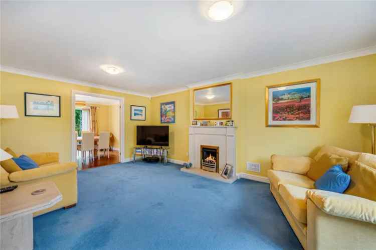 House For Sale in Leeds, England