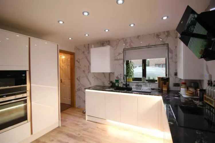 4 Bedroom Detached House for Sale Low Moor