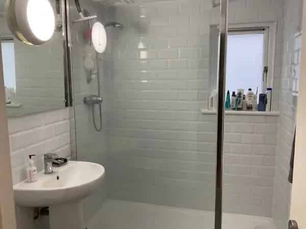 Large Victorian Flat with Private Garden Pets Allowed Central London