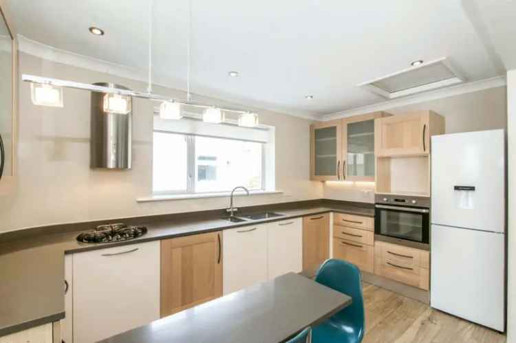 4 Bedroom Apartment Near Beach No Deposit Option
