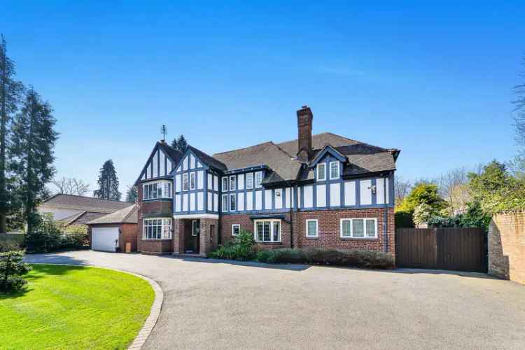 6 Bedroom Detached House For Sale