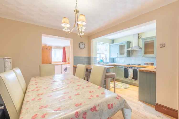2 Bedroom Semi Detached House to Rent Oakwood