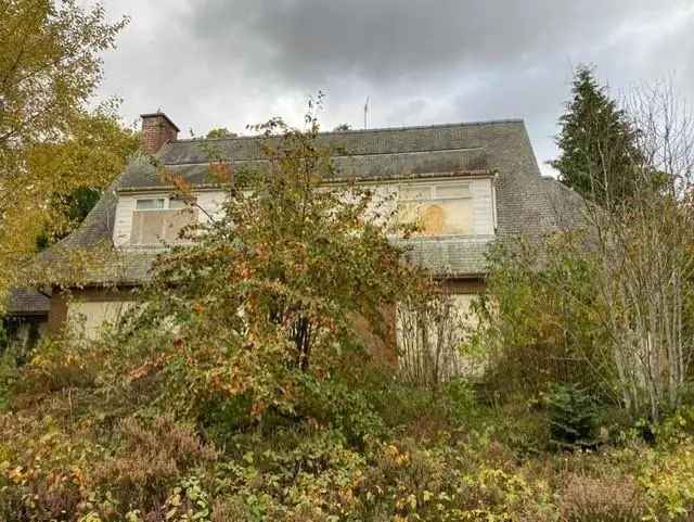 Detached House for Redevelopment or Refurbishment