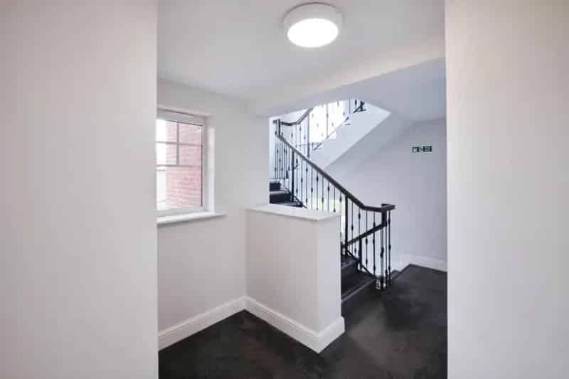2 Bedroom Flat For Sale Gated Estate 843 SQ FT Lichfield