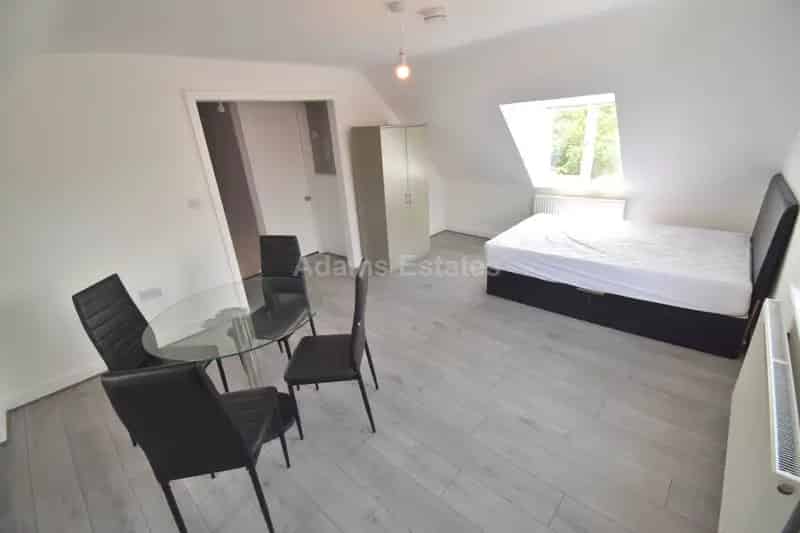 1 Bedroom Studio House to Rent Reading Town Centre