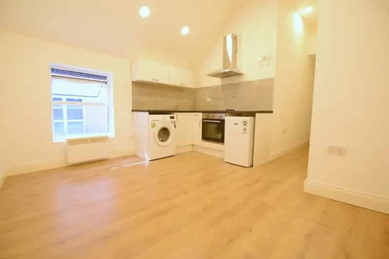 2 bedroom Flat
 To Rent