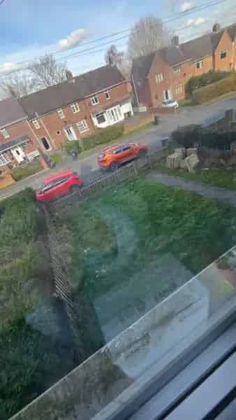 3 Bed Mid Terrace House Large Garden Close to Amenities