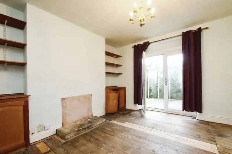 4 Bedroom Semi Detached House For Sale York YO31