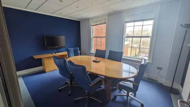 Chertsey Office Building For Lease