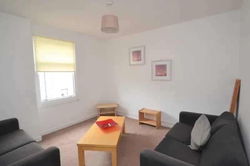4 Bedroom Flat To Rent Available 10052025