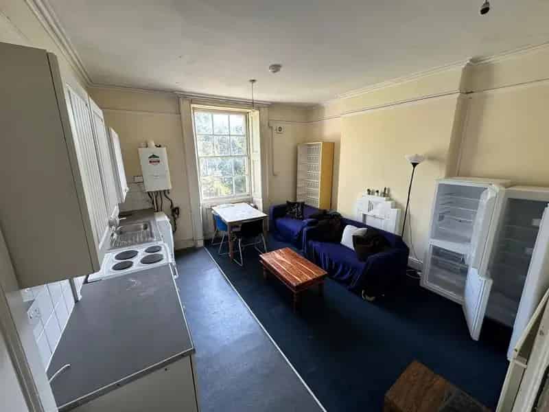 Spacious 4-Bed Flat Bristol Student Accommodation