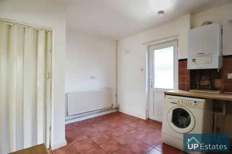3 Bedroom End of Terrace House to Rent