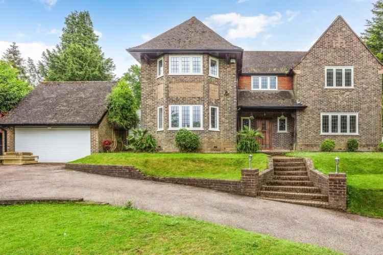 5 bedroom detached house to rent