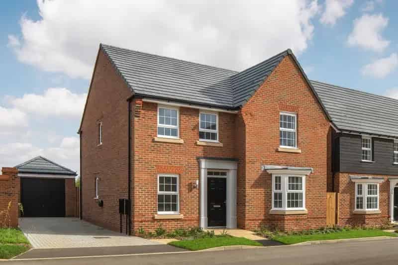4 bed house for sale