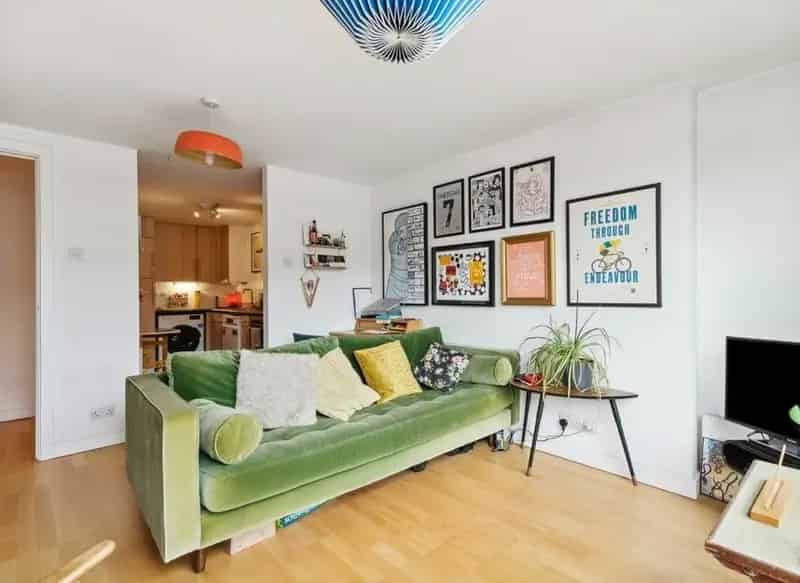 One Bedroom Flat in De Beauvoir Modern Kitchen and Wooden Floors