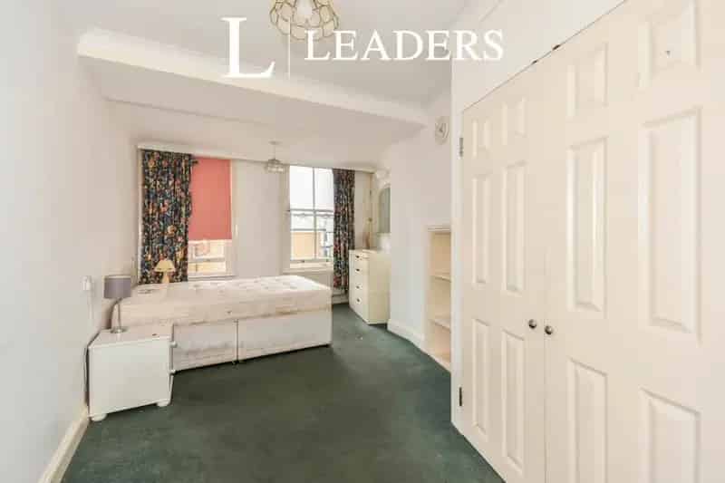 2 Bedroom Town Centre Apartment Bournemouth - Furnished - 2 En-Suites