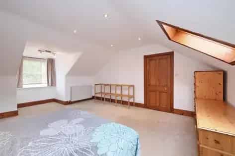 2 Bedroom 139m² Furnished Aberdeen Apartment Available April 2025