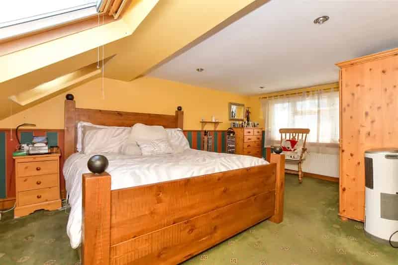 4 Bedroom Terraced House for Sale in Redbridge