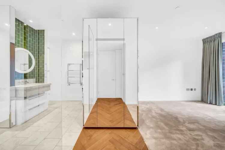 2 Bedroom Flat for Sale in Embassy Gardens