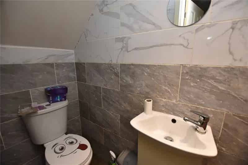 House For Sale , 244, Dewsbury Road, Leeds, England