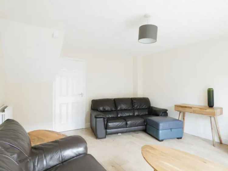 2 Bedroom House To Let Denton Holme