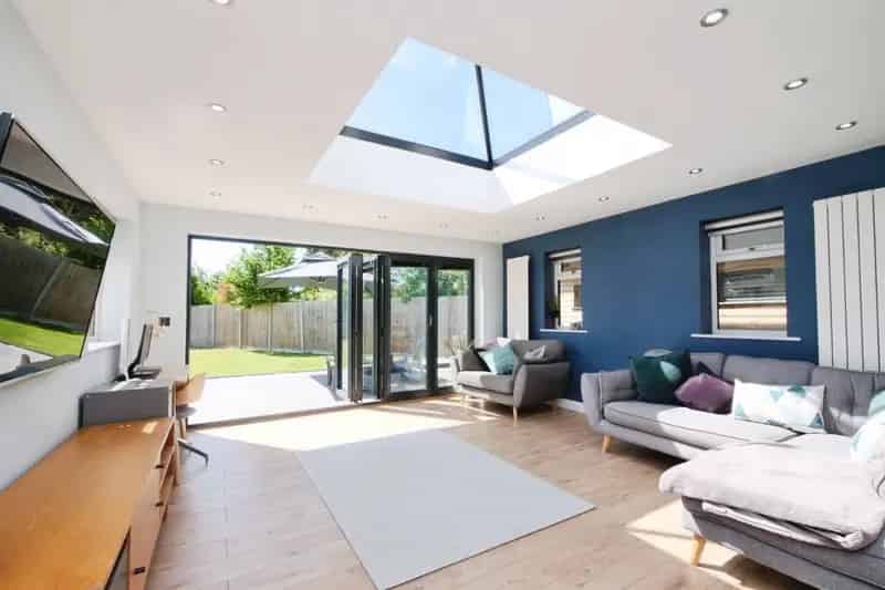4 Bedroom Detached House With Open Plan Kitchen and Garden