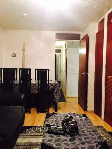 Flat For Rent in West Lindsey, England