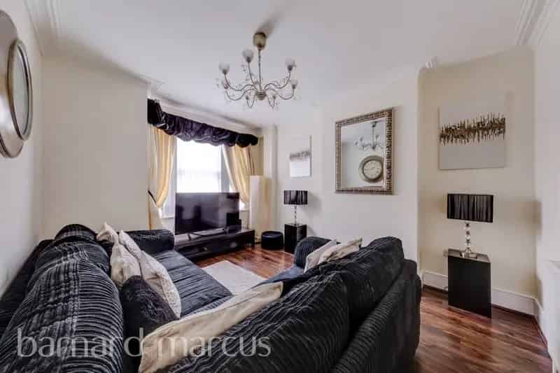 3-Bedroom Family Home Near Thornton Heath Station