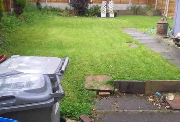 3 Bed Semi Detached House Near Park Shops Schools