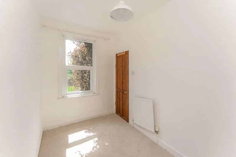 2 Bed House for Sale in Walthamstow E17 - Family Home