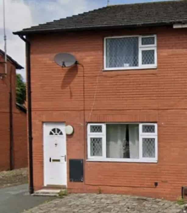 2 Bed House Central Widnes Near Amenities