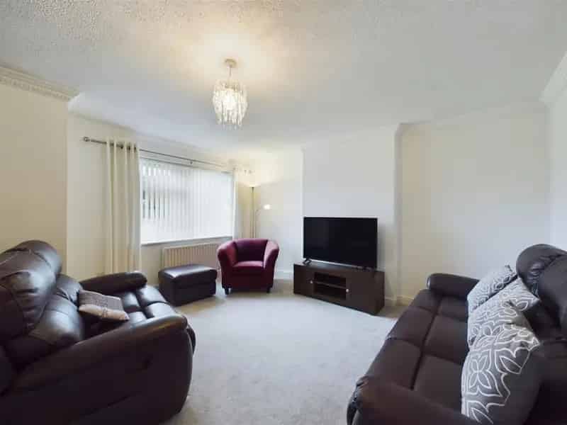 2 Bedroom Bungalow for Sale in Birchwood