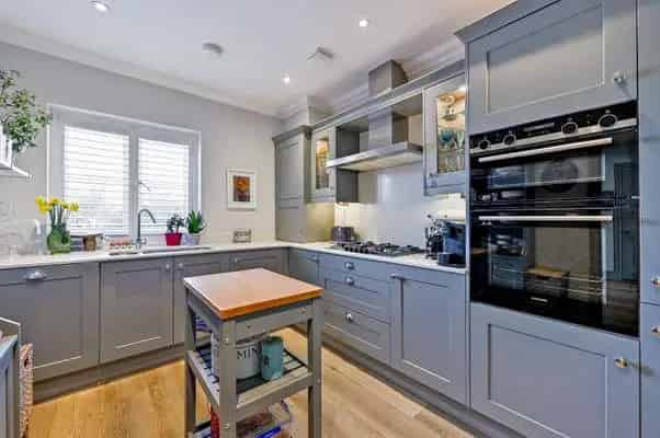 3-Bedroom House in Private Parkland