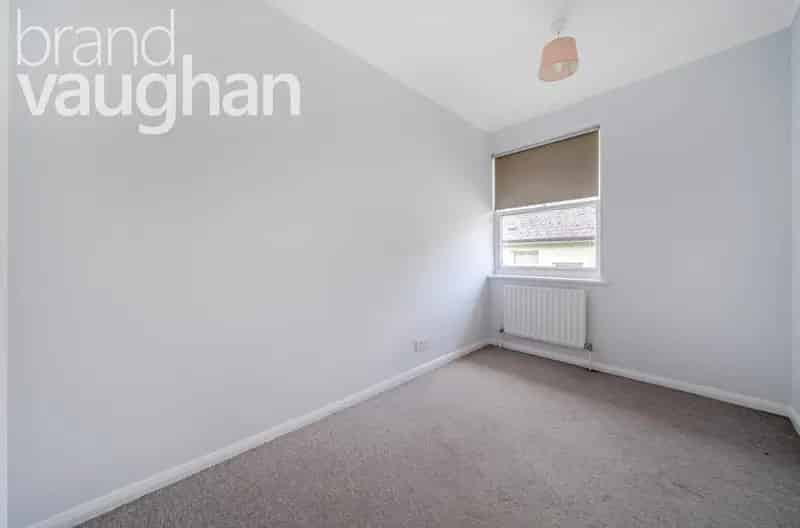 2 Bedroom Flat to Rent in Preston Village - Newly Refurbished