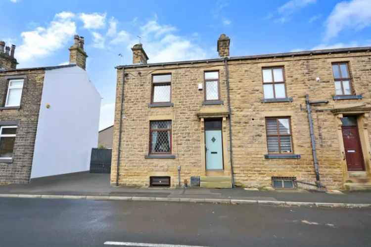 House For Sale in Leeds, England