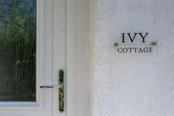 Ivy Cottage Wilton Dean: 3-Bed Semi-Detached Home
